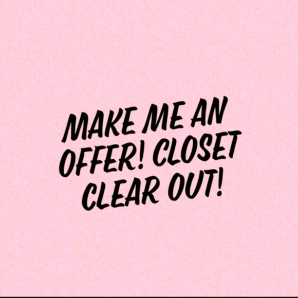 Closet Clear out!!! 30% off 2 or more items. 👜👗 - Picture 1 of 1
